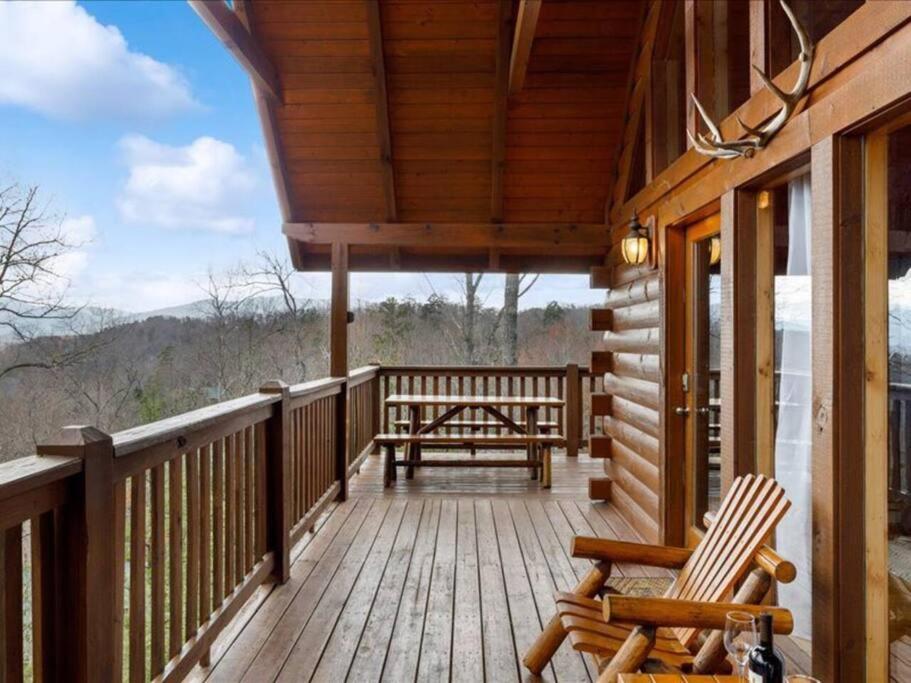 Вилла Breathtaking Views Of The Smokies, 3 Mins To Гатлинбург Экстерьер фото