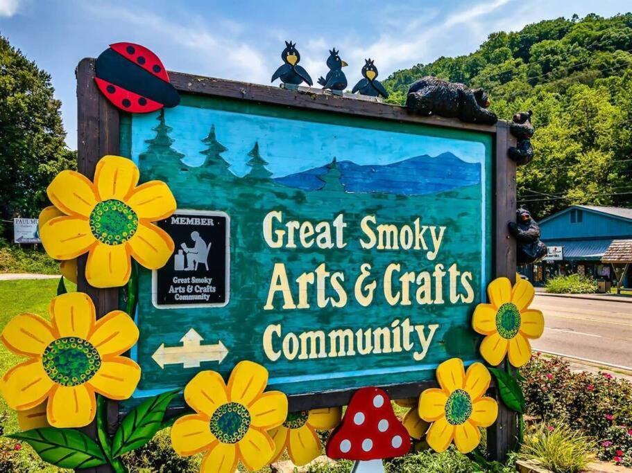 Вилла Breathtaking Views Of The Smokies, 3 Mins To Гатлинбург Экстерьер фото