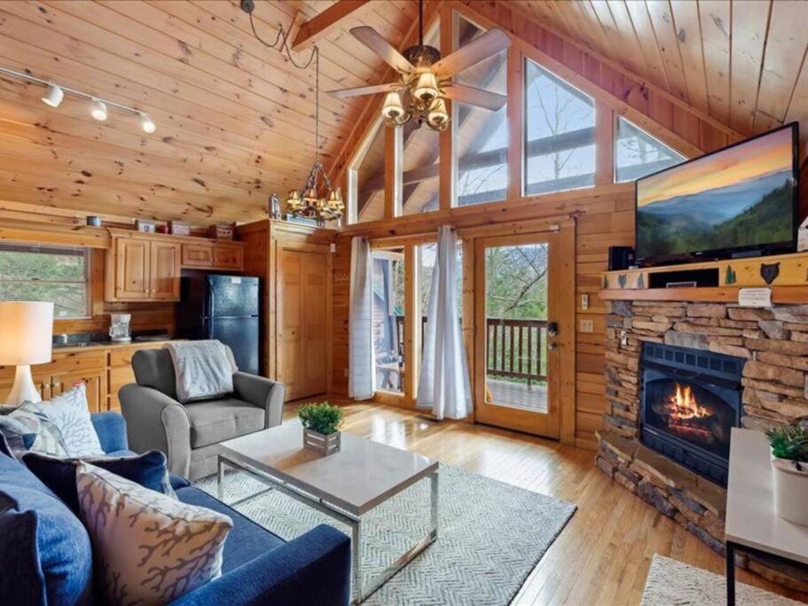 Вилла Breathtaking Views Of The Smokies, 3 Mins To Гатлинбург Экстерьер фото